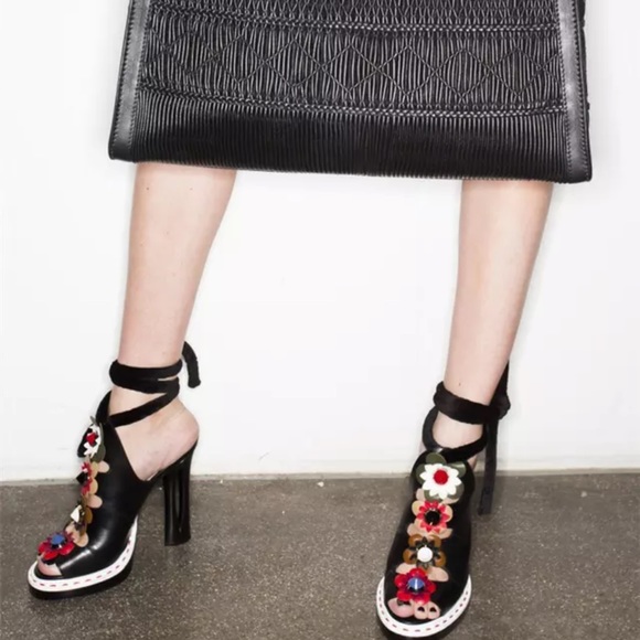 Fendi Black Floral Heels - Picture 6 of 16